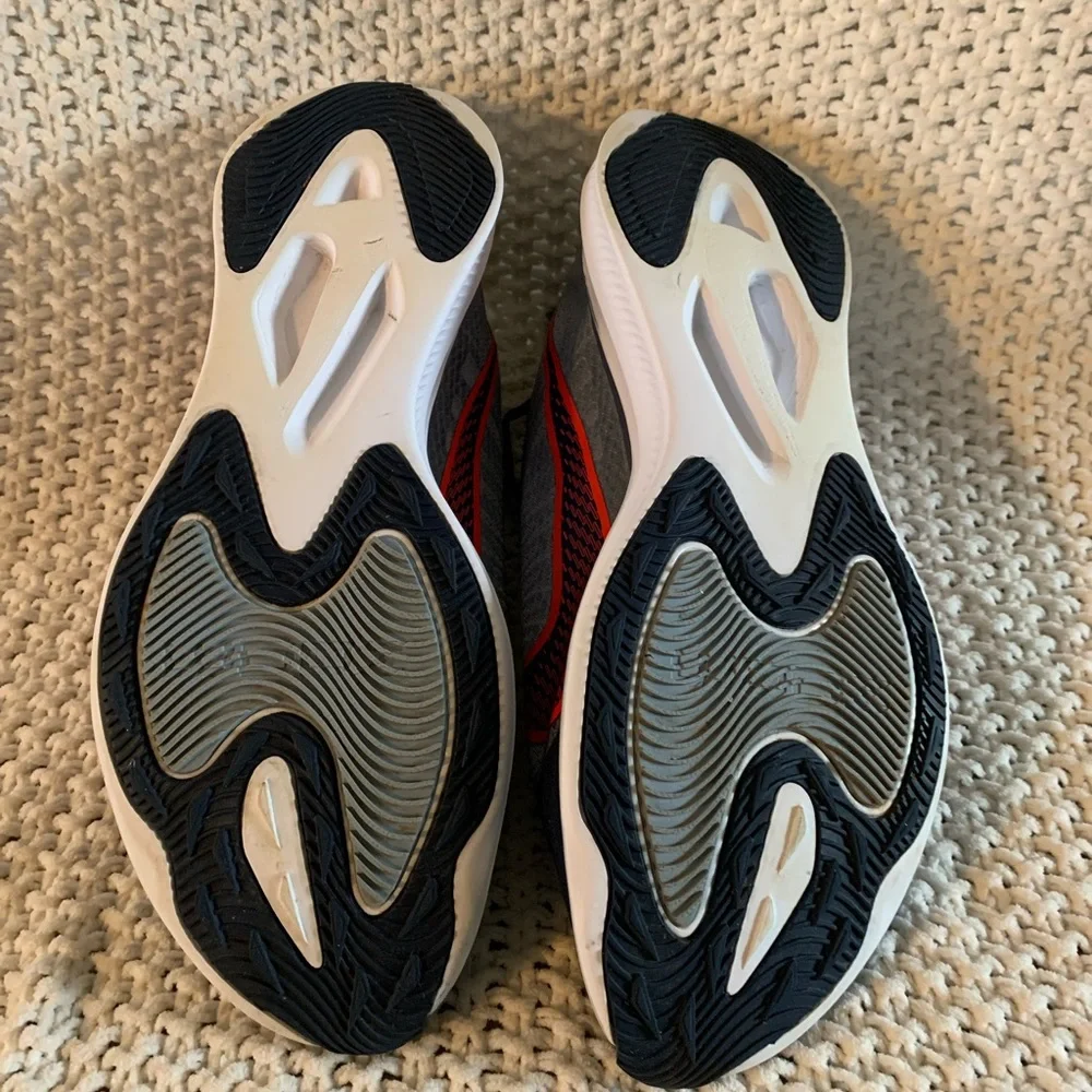 Nike Zoom running shoes mens 10. Like new, worn once. Grey/ blue BQ3292-400 - Picture 5 of 6